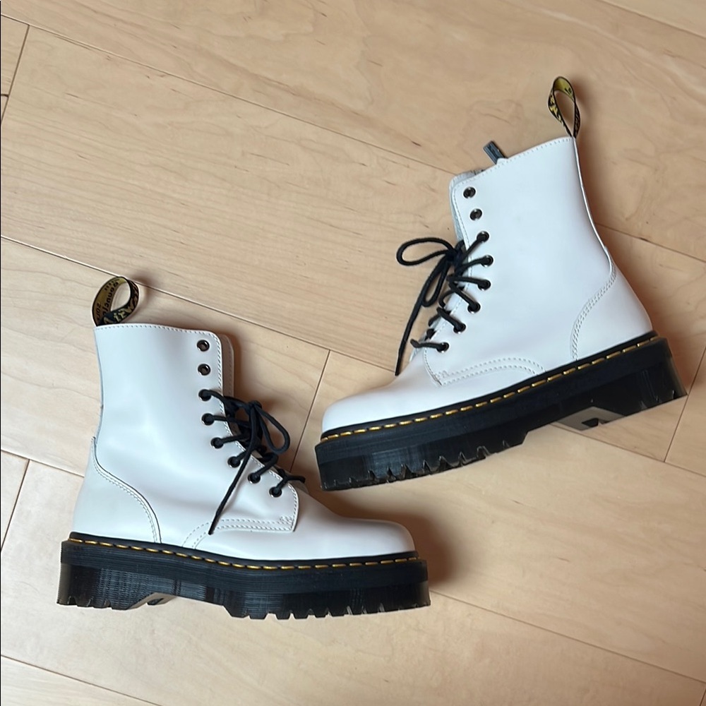 Dr. Martens Jadon - never worn
